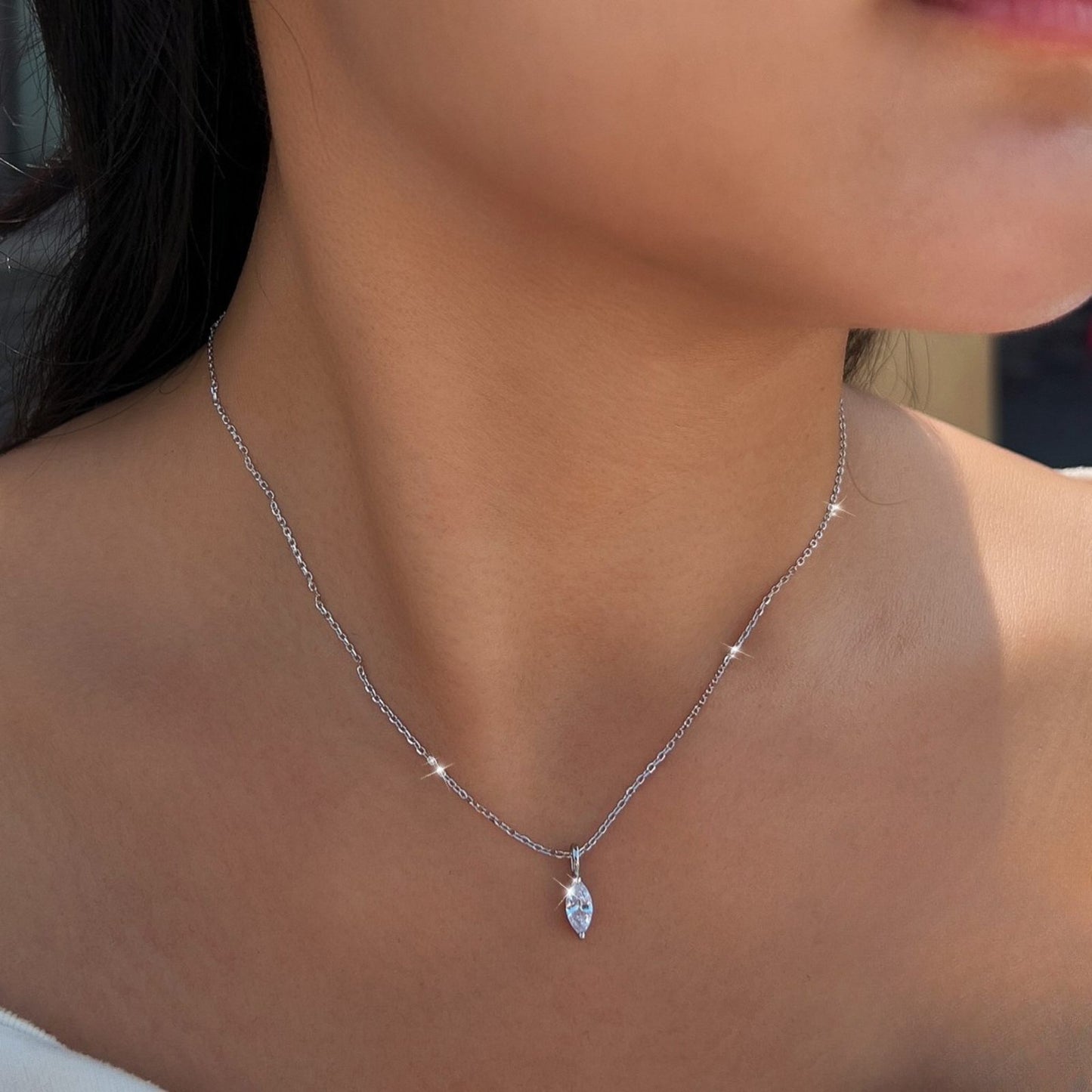 Colier din argint elegant geometric cu cristale zirconiu cesini femei