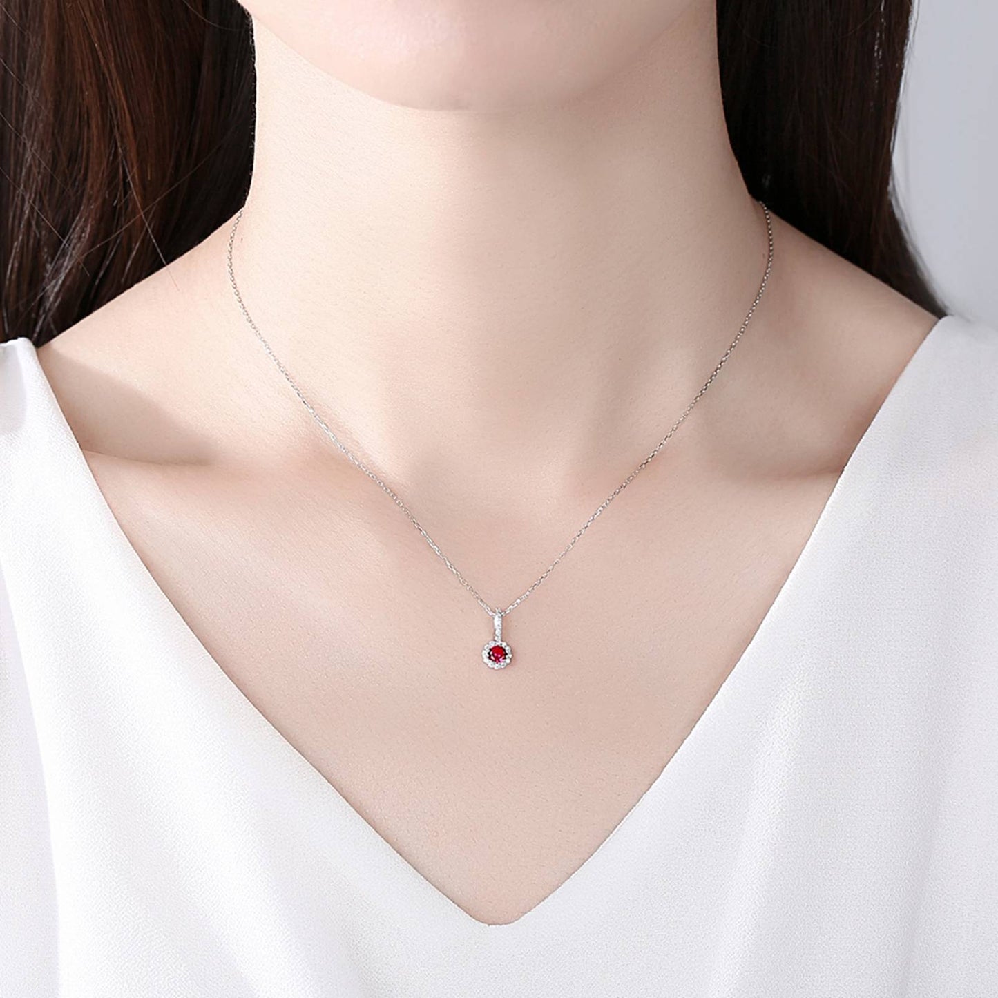 Colier din argint elegant rotund cu rubin rosu si cristale zirconiu cesini femei
