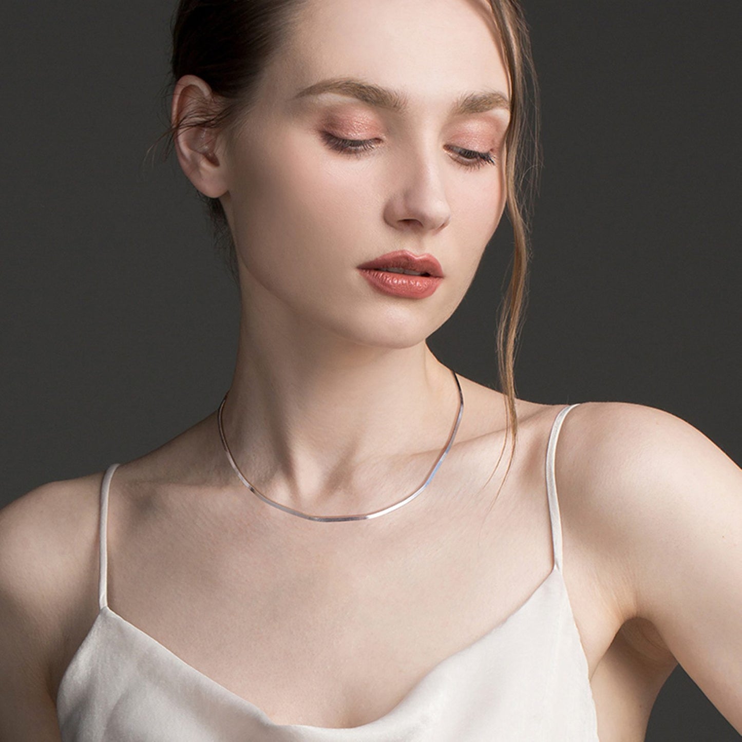 Lantisor din argint elegant snake fara pietre simplu cesini purtat