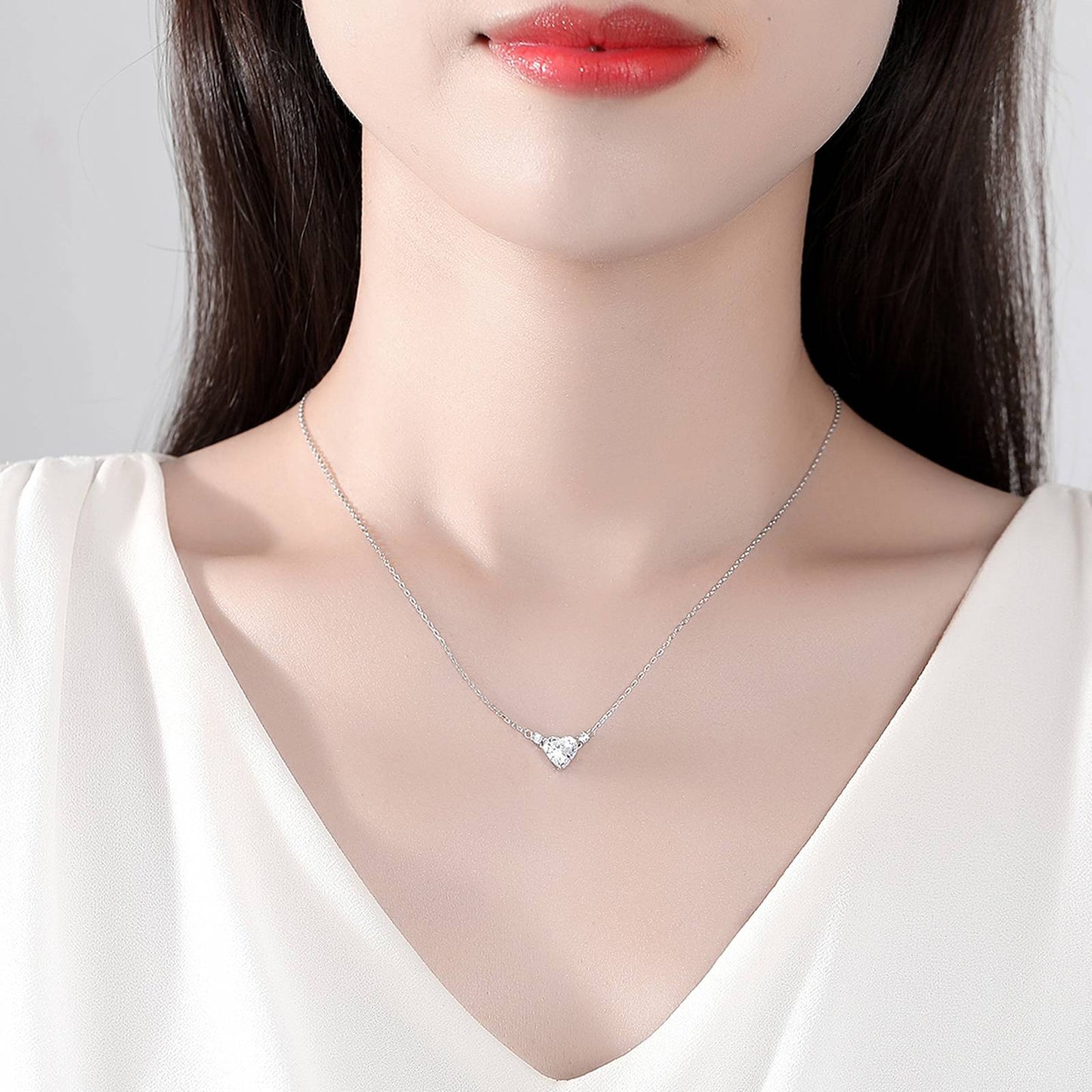 Colier lantisor din argint inima cu cristale zirconiu cesini purtat