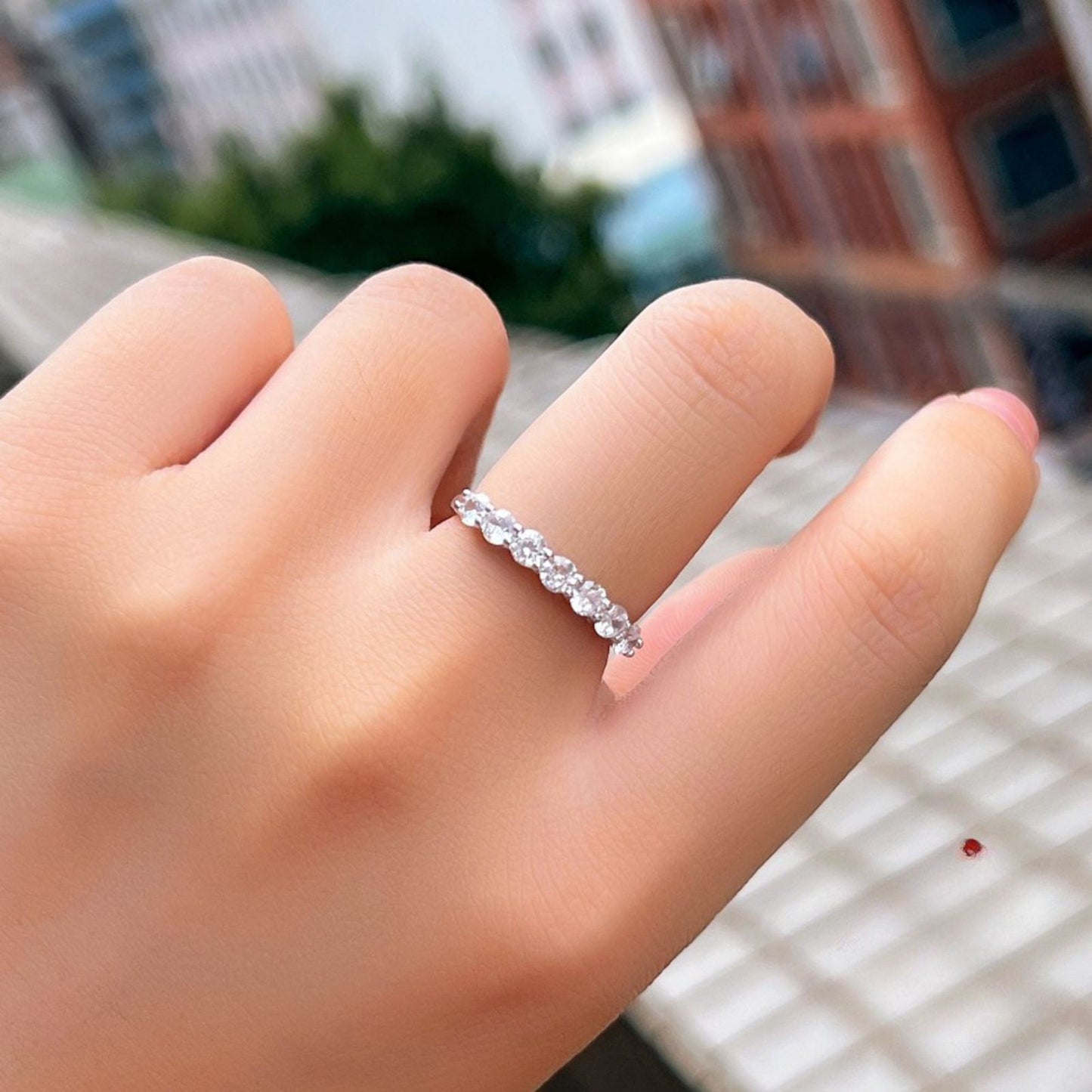 Inel din argint tennis band elegant cu cristale zirconiu cesini purtat