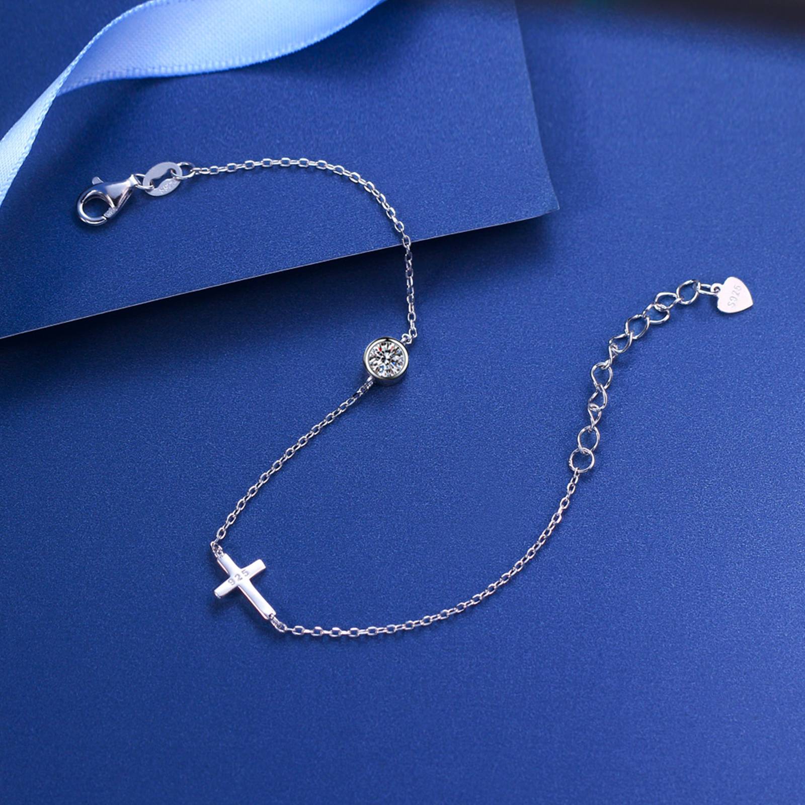 Bratara din argint cu cruciulita si cristale zirconiu cesini cadou