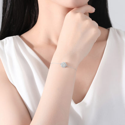 Bratara din argint eleganta rotunda cu moissanite cesini purtata