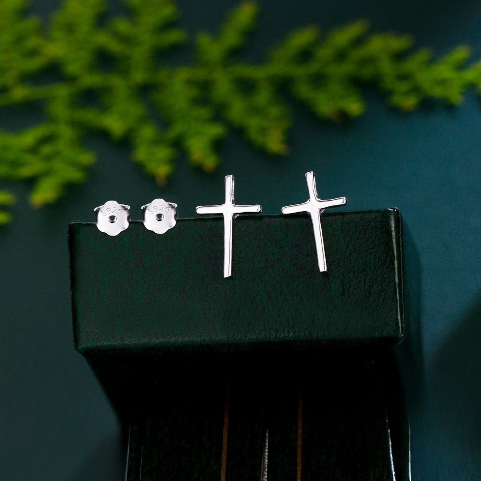 Cercei din argint model cruce simpli fara pietre cesini cadou