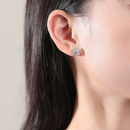 Cercei din argint eleganti floare cu moissanite cesini purtati