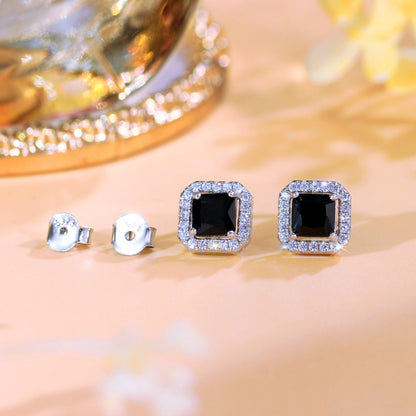 Cercei din argint eleganti patrati cu onix negru si cristale zirconiu cesini cadou