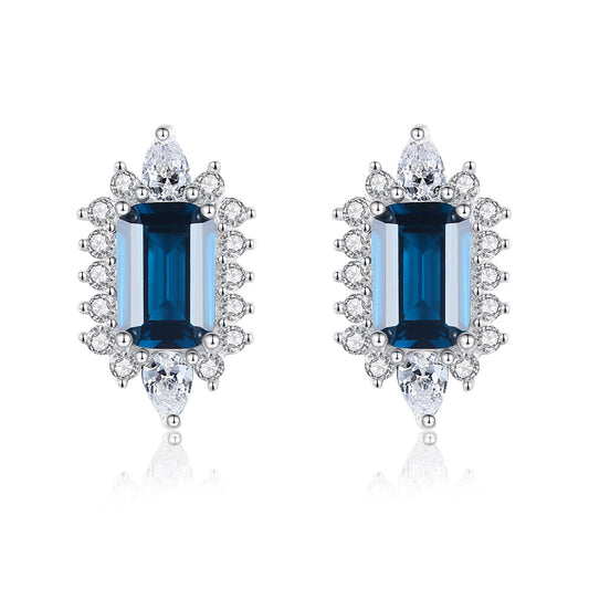 Cercei din argint eleganti rectangulari cu safir albastru si cristale zirconiu cesini