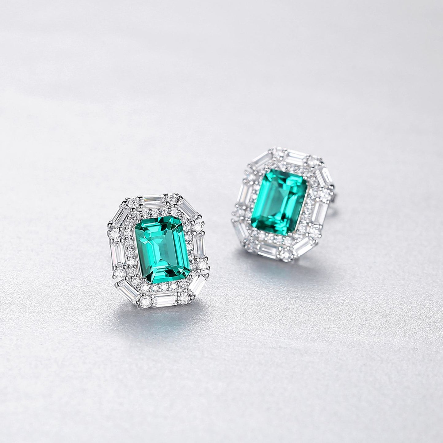 Set din argint rectangular cu smarald verde si zirconiu cesini cadou