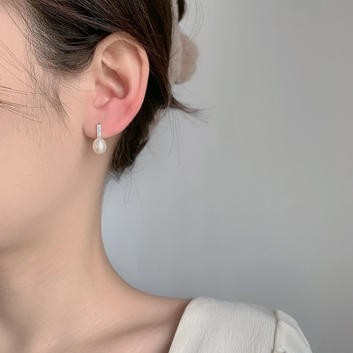 Cercei din argint eleganti cu perle naturale si cristale zirconiu cesini femei