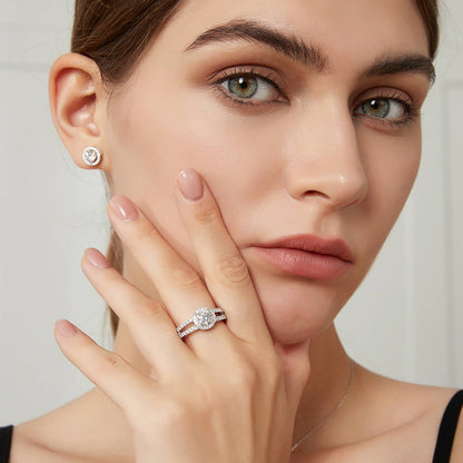 Cercei din argint rotunzi eleganti cu moissanite cesini purtati