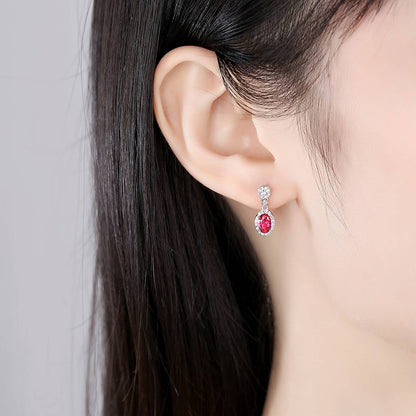 Set din argint elegant oval colier si cercei cu rubin rosu si cristale zirconiu cesini cercei purtati