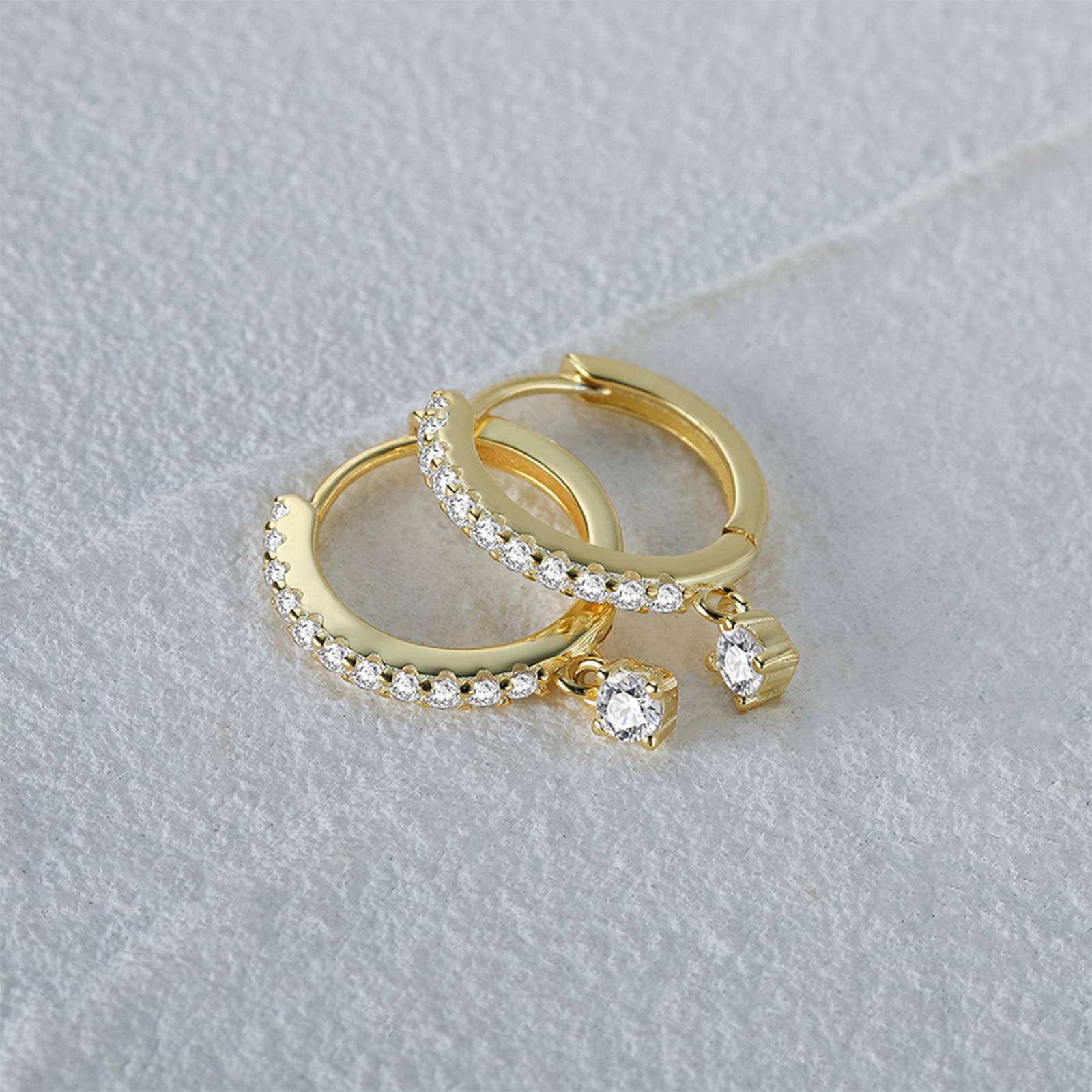 Cercei din argint placati cu aur eleganti lungi cu cristale zirconiu cesini cadou