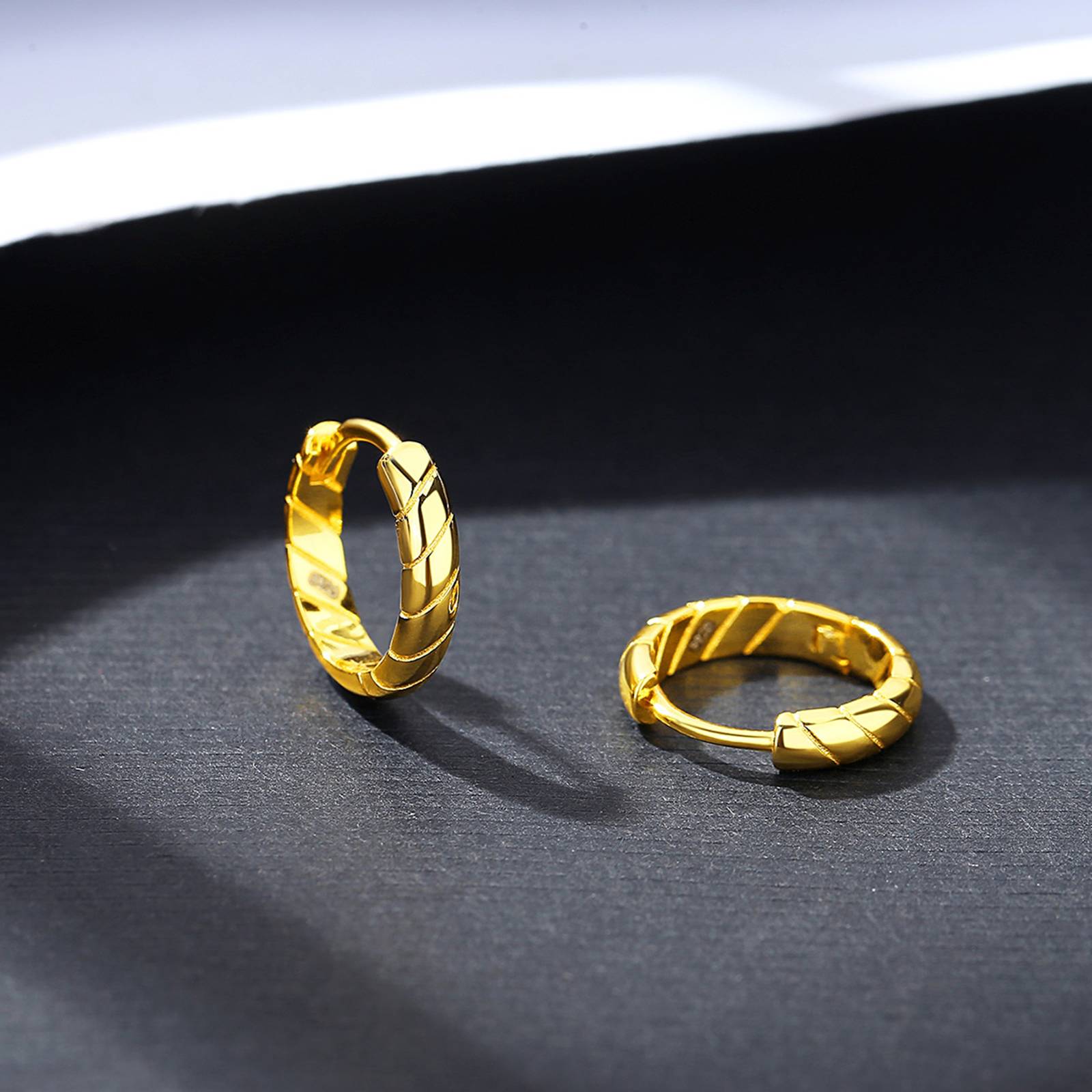 Cercei din argint rotunzi snake placati cu aur cesini femei