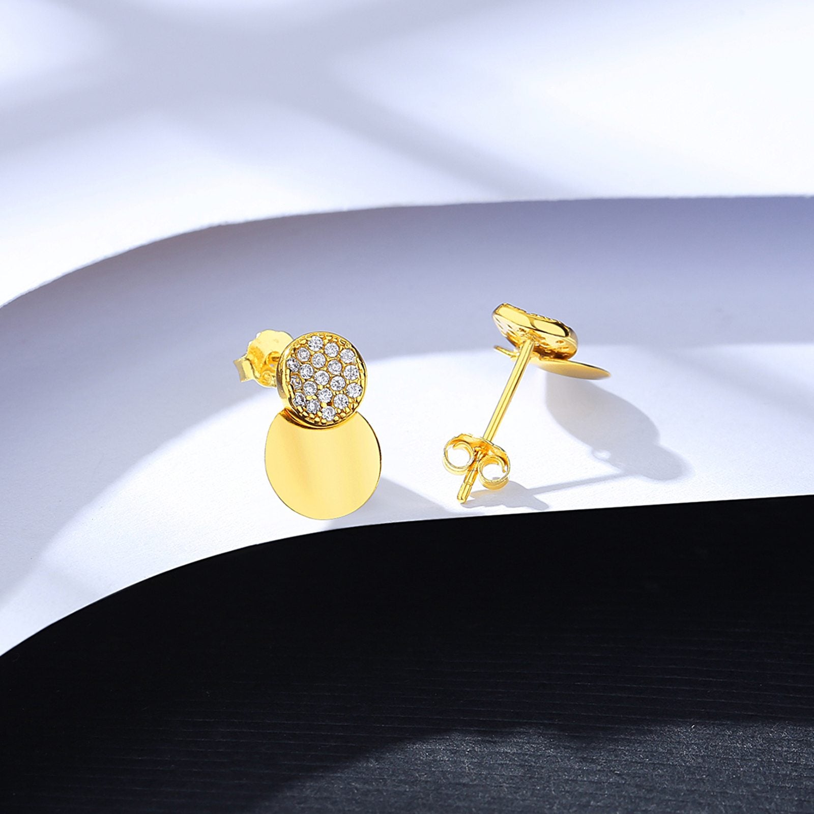 Cercei din argint placati cu aur rotunzi banut cu cristale zirconiu cesini cadou