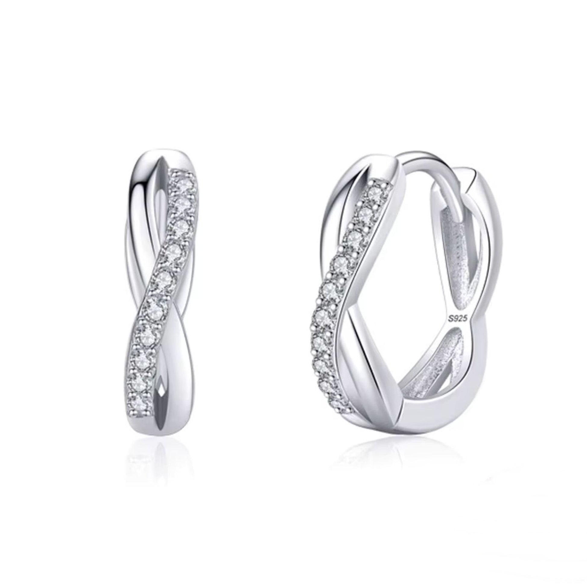 Cercei din argint rotunzi cu semnul infinitului si cristale zirconiu cesini