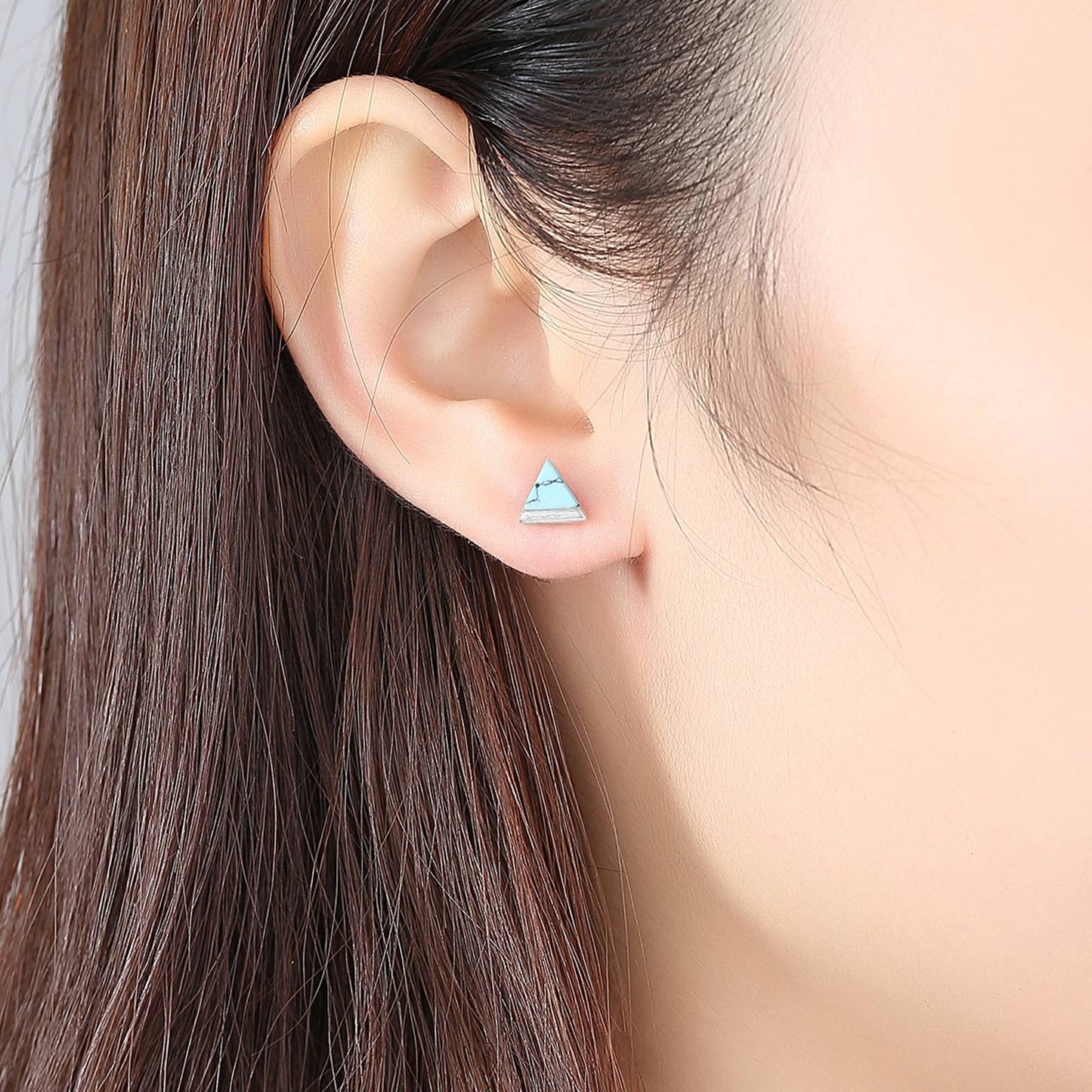 Cercei din argint triunghiulari cu turcoaz cesini purtati