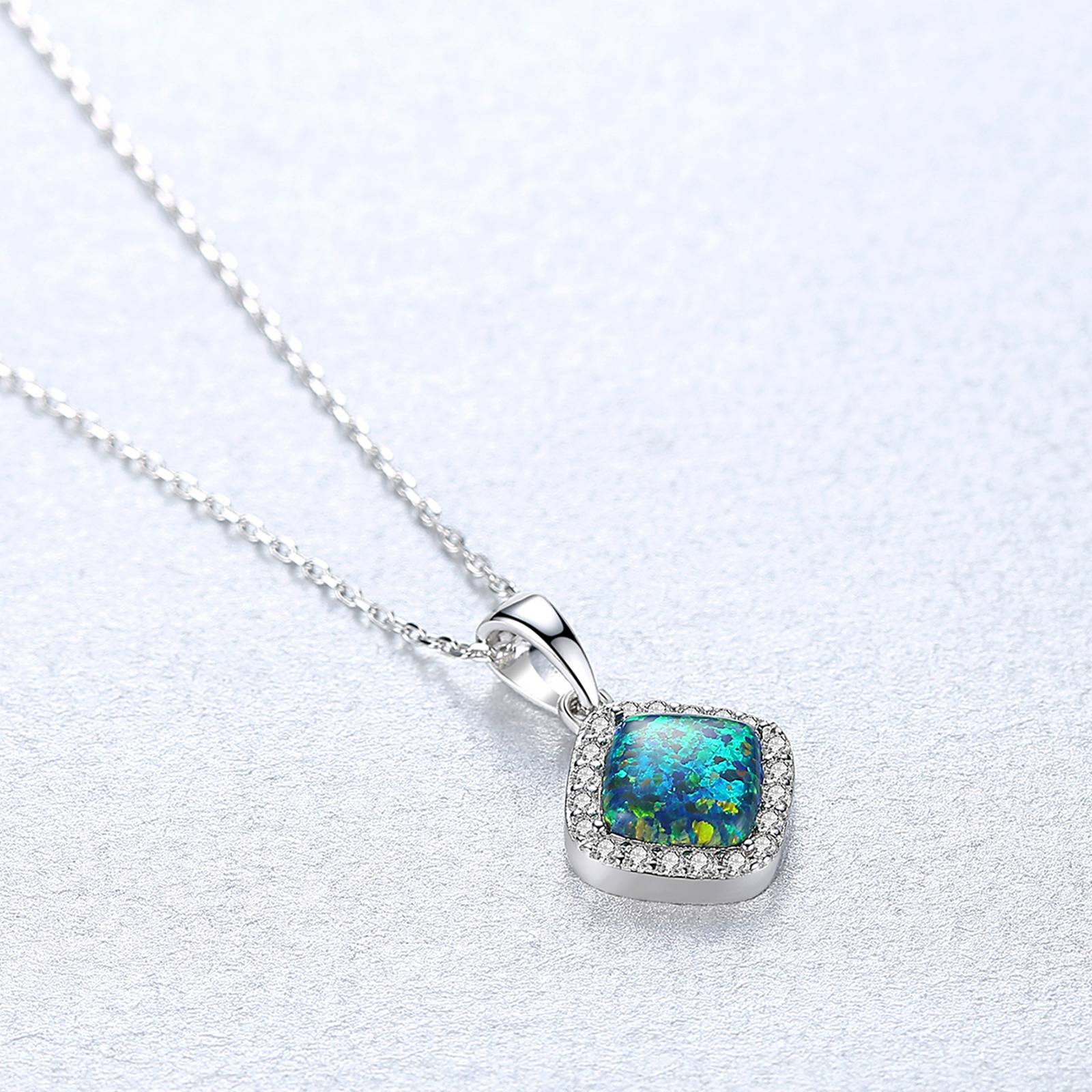 Colier din argint elegant patrat geometric cu opal mistic si cristale zirconiu cesini cadou