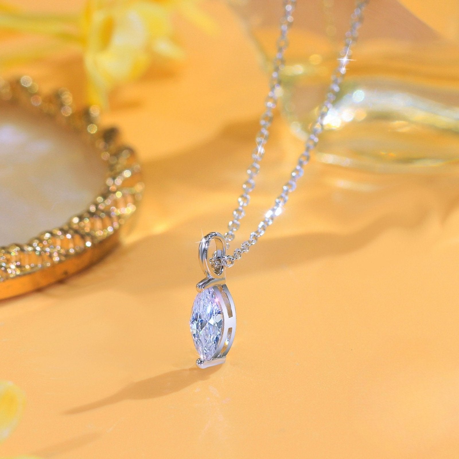 Colier din argint elegant geometric cu cristale zirconiu cesini cadou