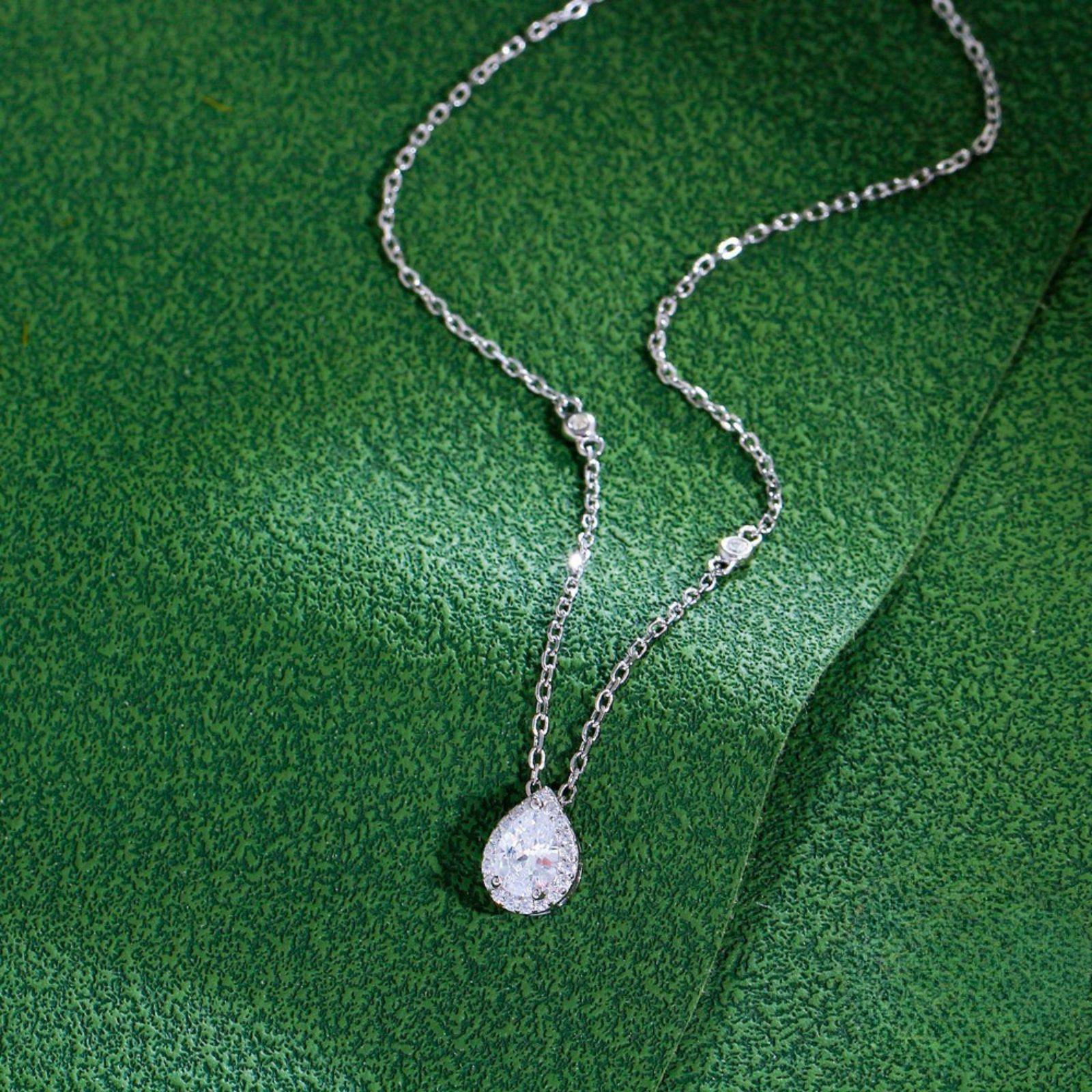 Colier din argint elegant lacrima cu zirconiu cesini cadou
