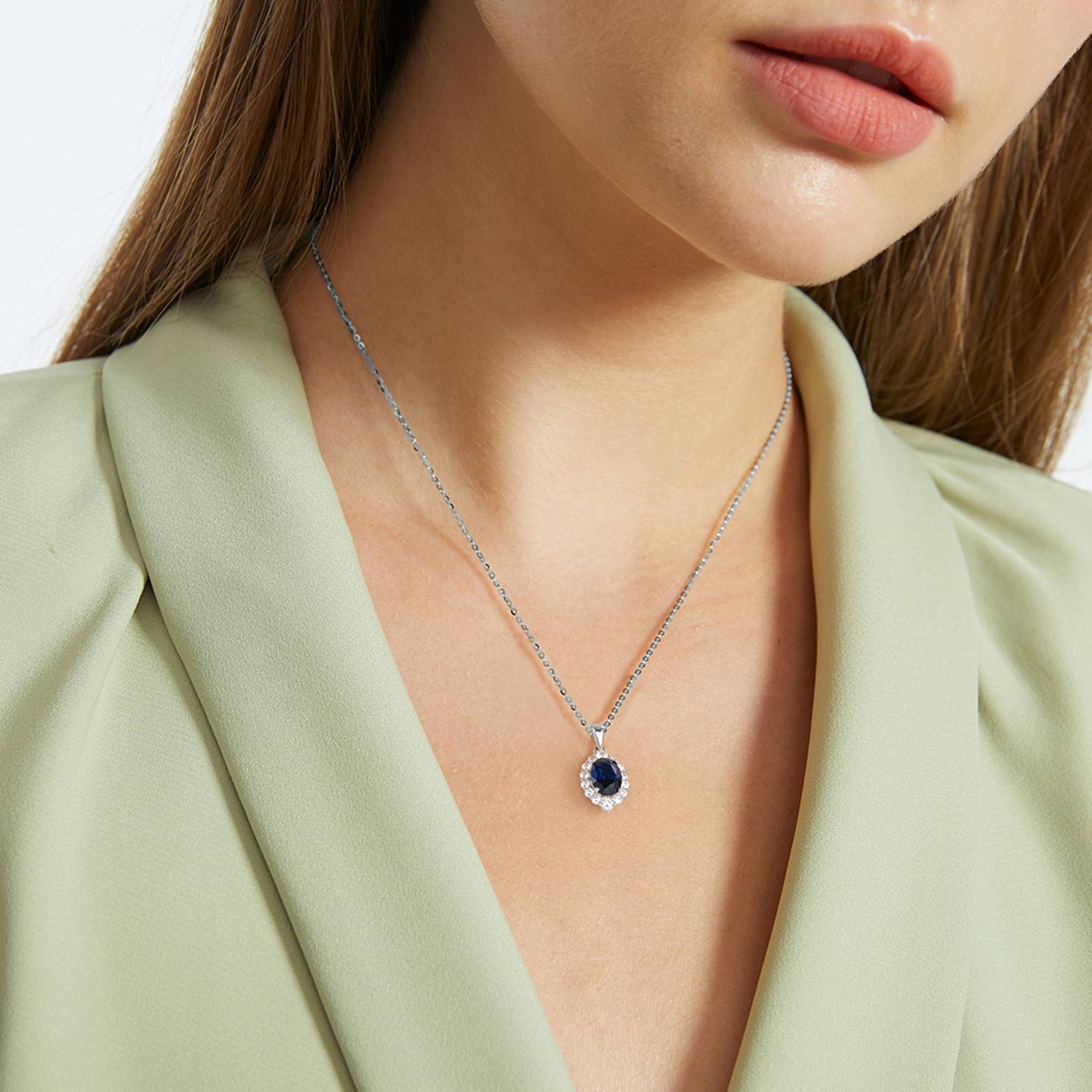 Set din argint elegant lacrima oval colier si cercei cu safir albastru si cristale zirconiu cesini purtat