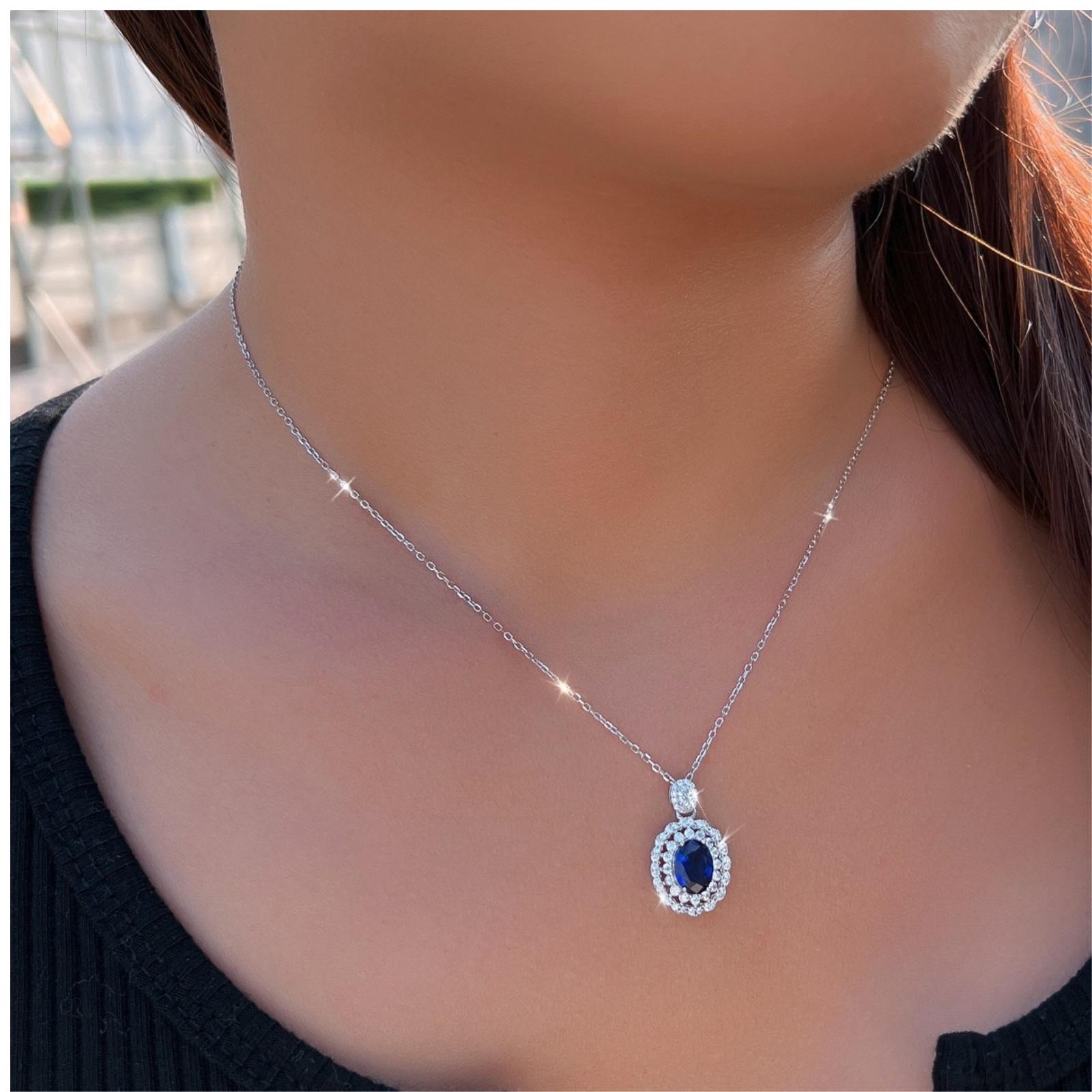 Colier din argint elegant oval cu safir albastru si cristale zirconiu cesini femei