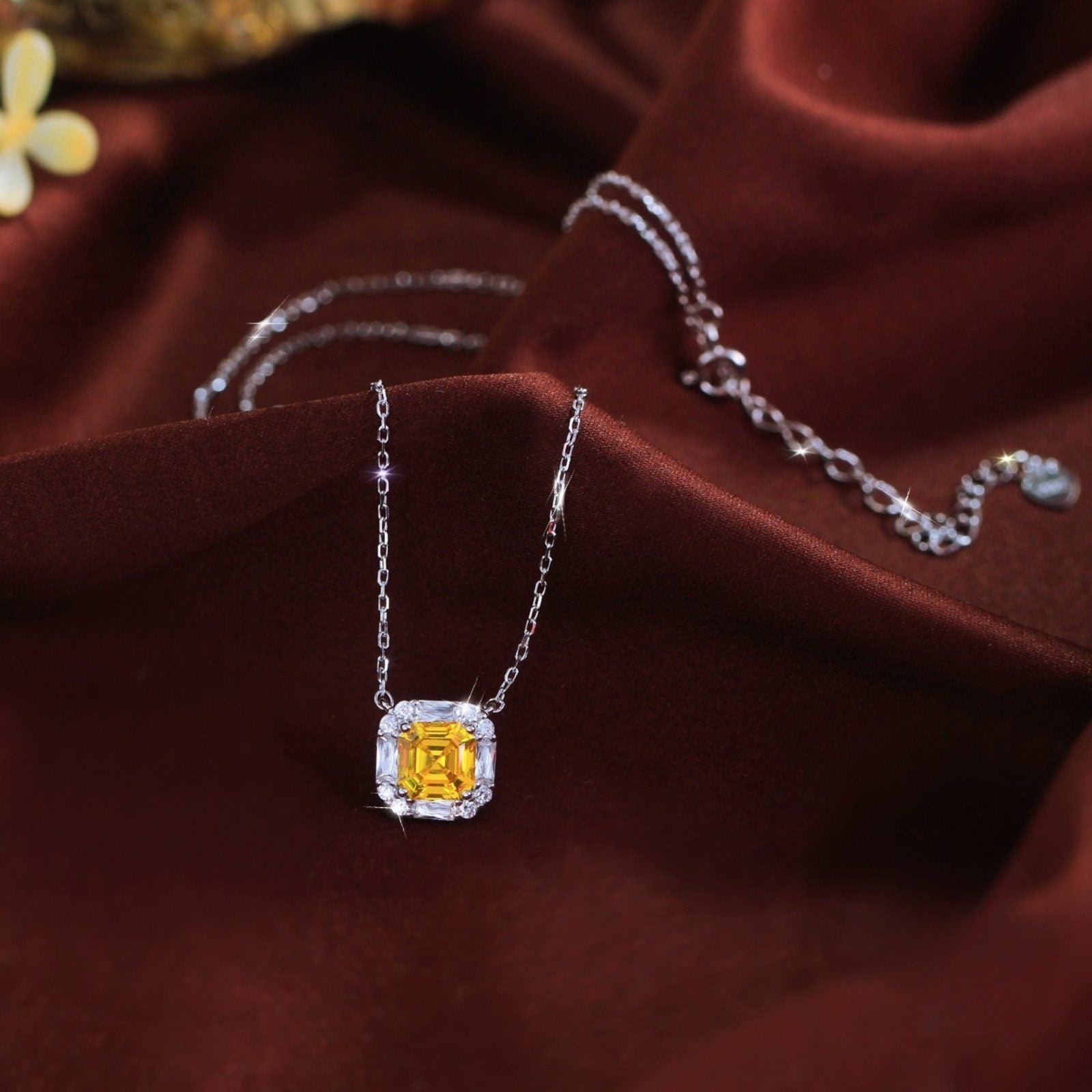 Colier din argint patrat elegant cu citrin si cristale zirconiu cesini cadou