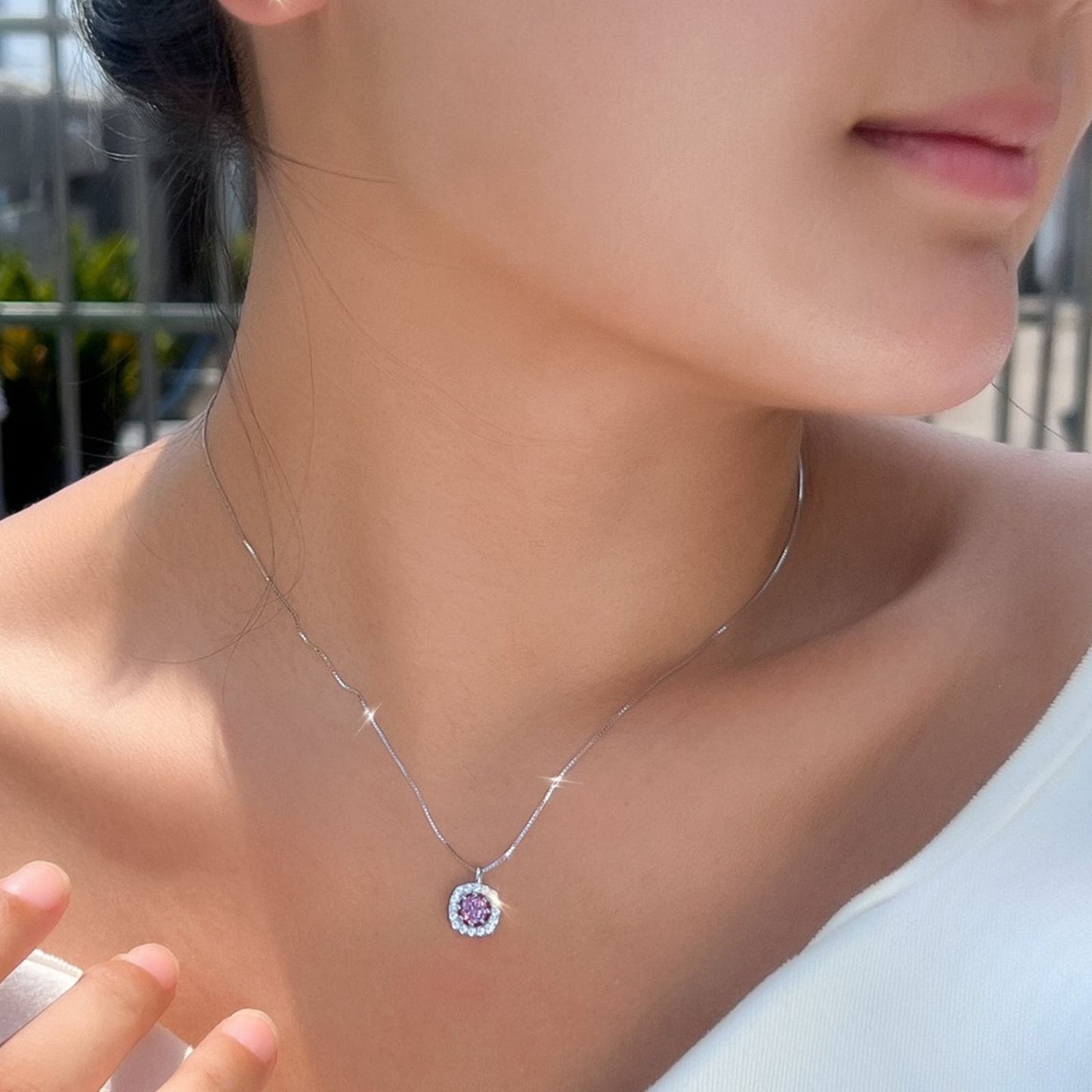 Colier din argint elegant patrat cu safir albastru si cristale zirconiu cesini femei