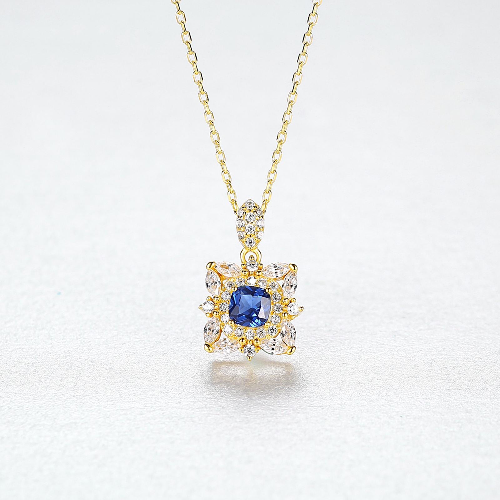 Colier din argint placat cu aur elegant cu safir albastru si cristale zirconiu cesini cadou