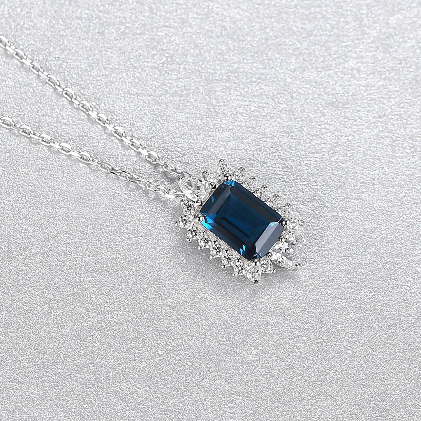Colier din argint elegant rectangular cu safir albastru si cristale zirconiu cesini femei
