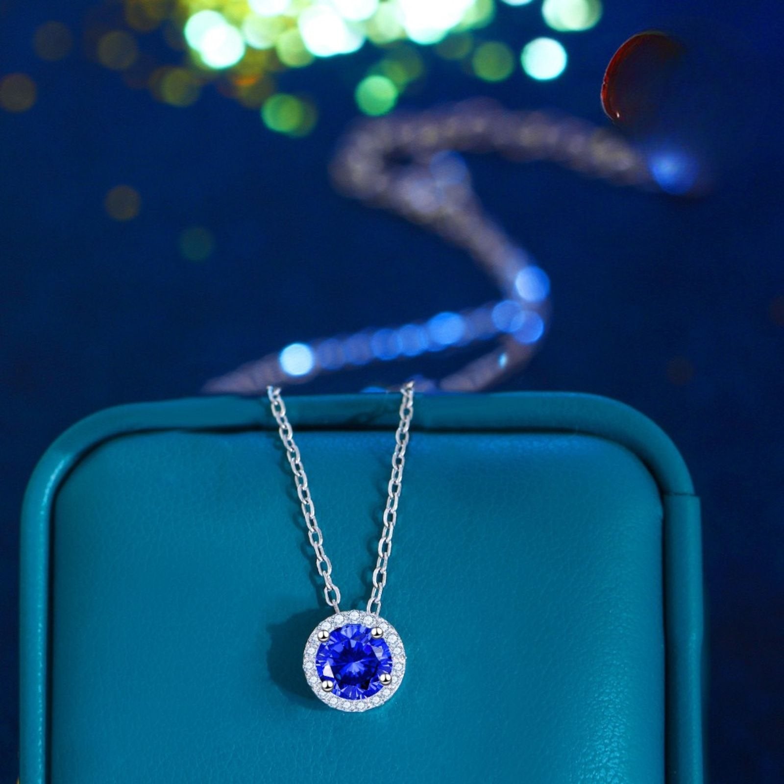 Colier din argint elegant rotund cu safir albastru si cristale zirconiu cesini cadou