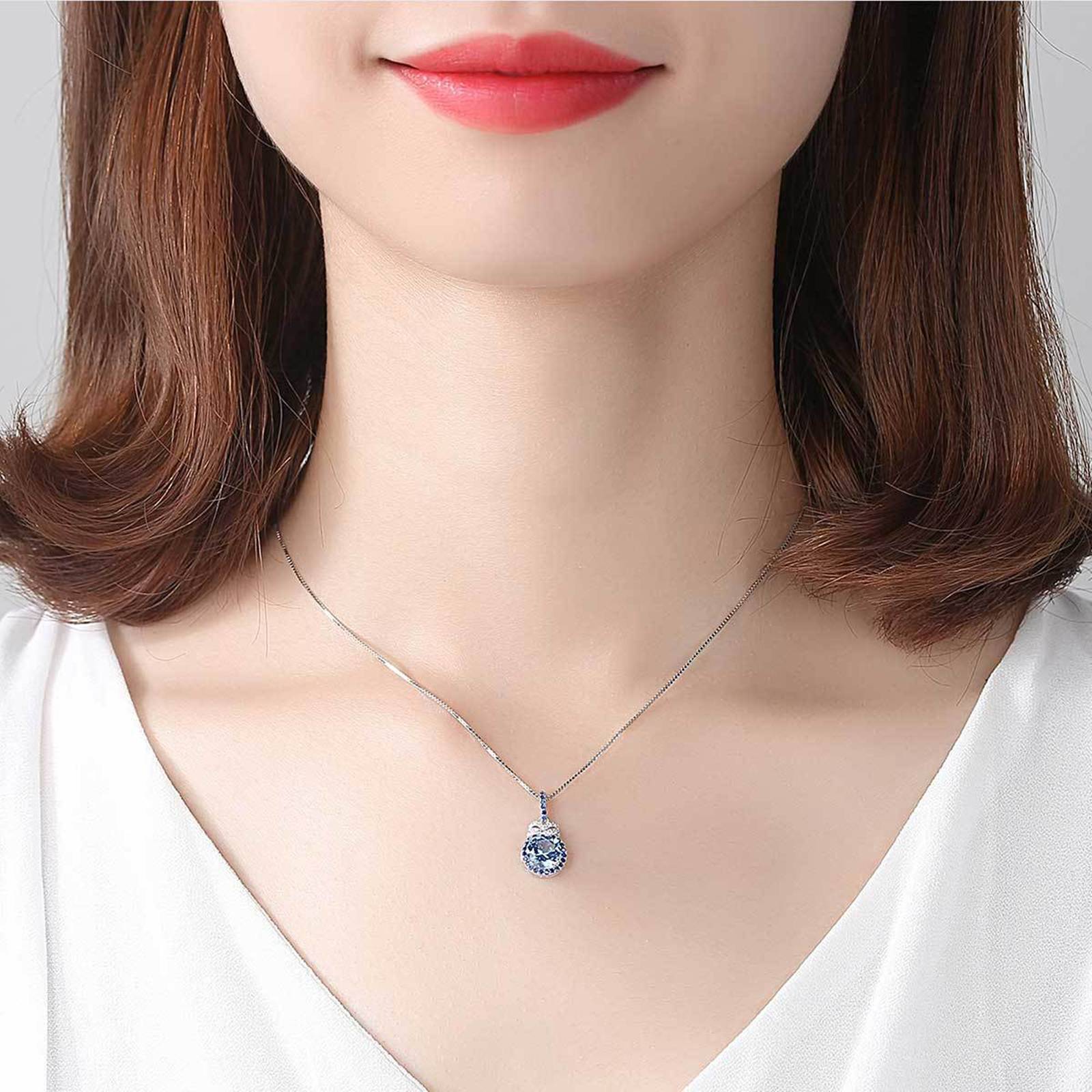 Colier din argint elegant cu safir albastru si cristale zirconiu cesini femei