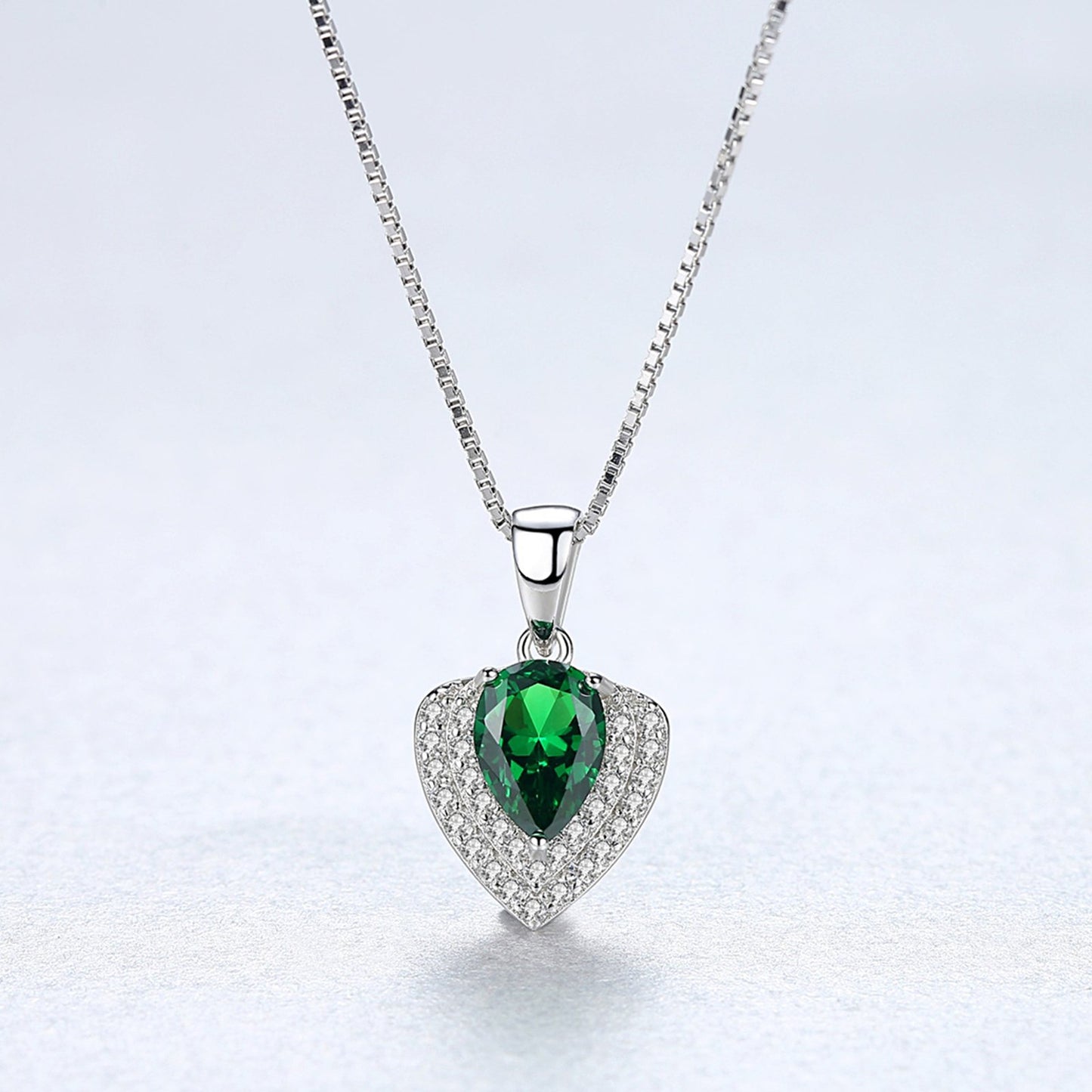 Colier din argint elegant cu smarald verde si cristale zirconiu cesini cadou