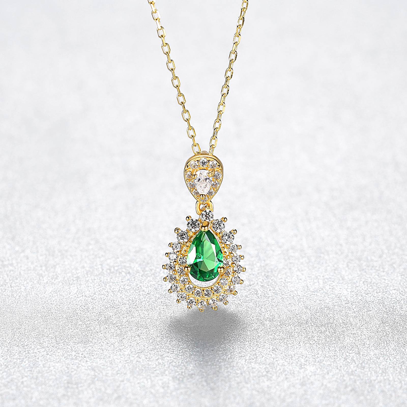 Colier din argint elegant cu smarald verde si cristale zirconiu placat cu aur cesini cadou