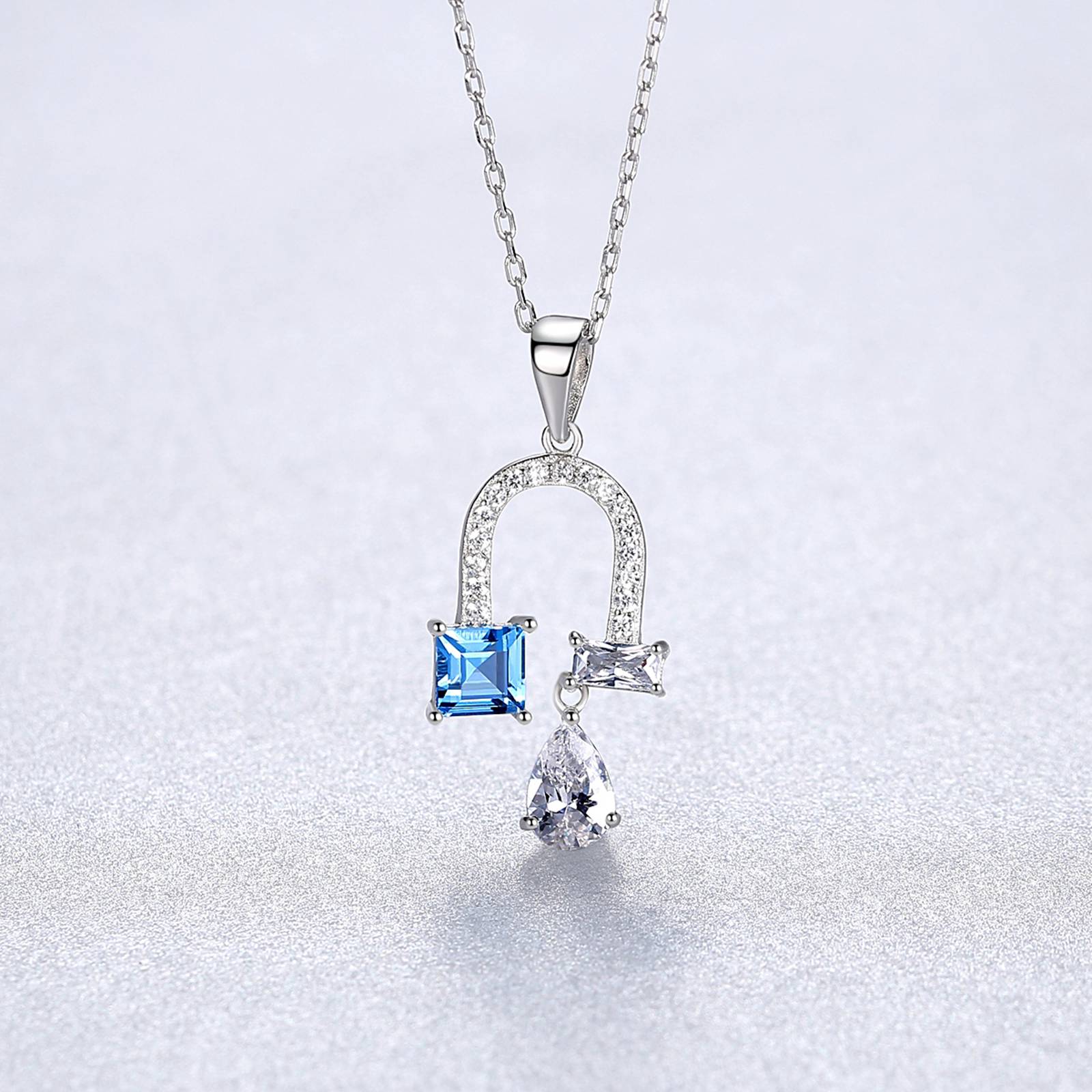 Colier din argint elegant cu topaz albastru si cristale zirconiu cesini cadou