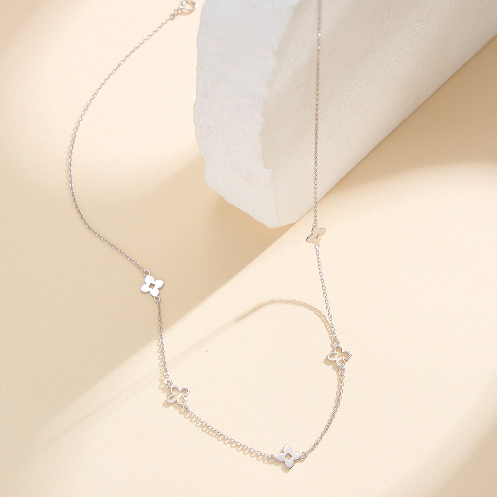 Colier din argint simplu fara pietre elegant trifoi clover cesini cadou