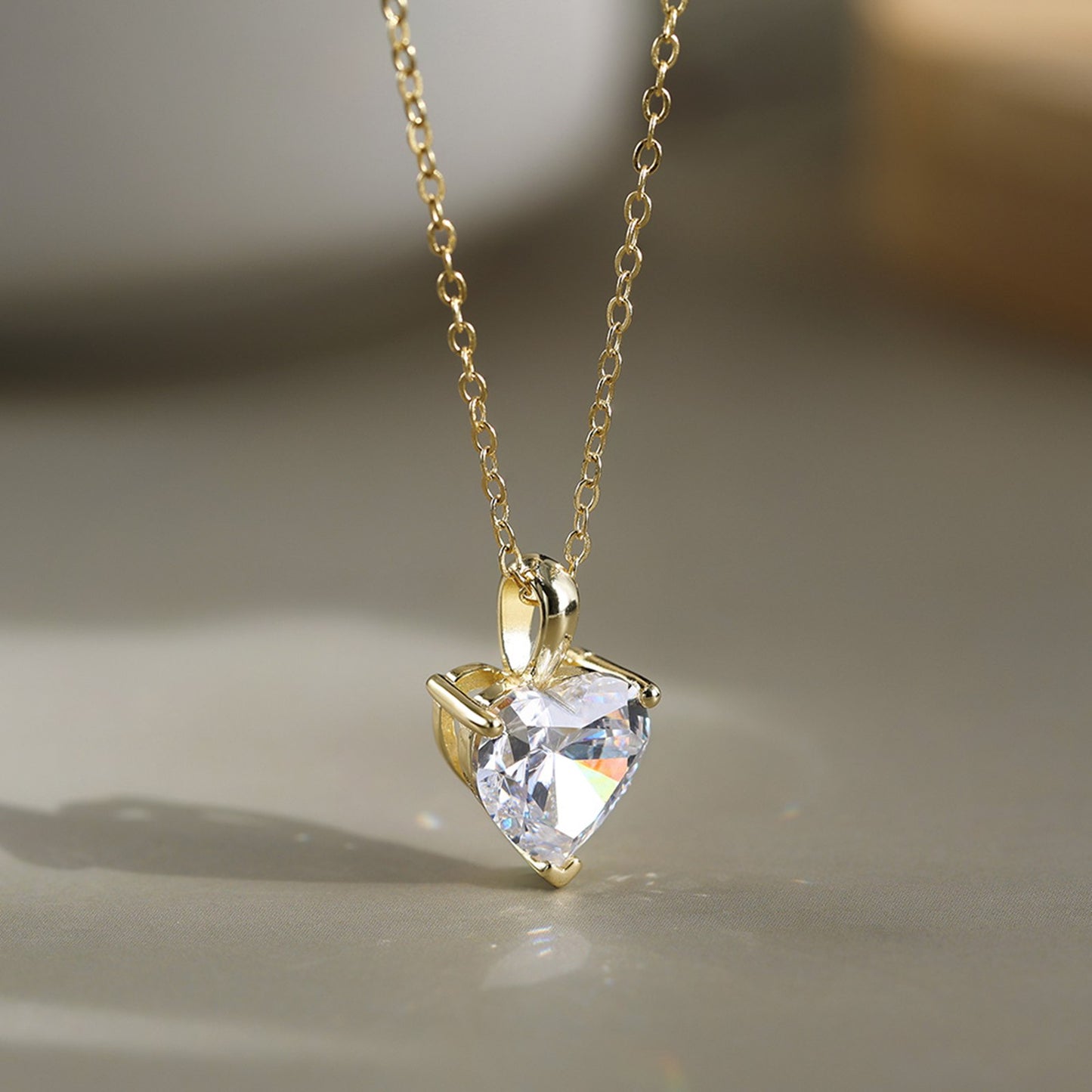 Colier din argint elegant placat cu aur inima cu cristale zirconiu cesini cadou