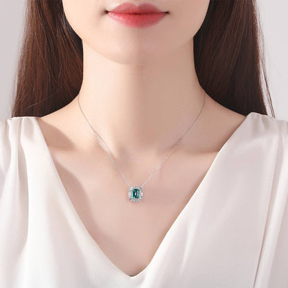 Colier din argint elegant rectangular cu smarald verde si cristale zirconiu cesini femei