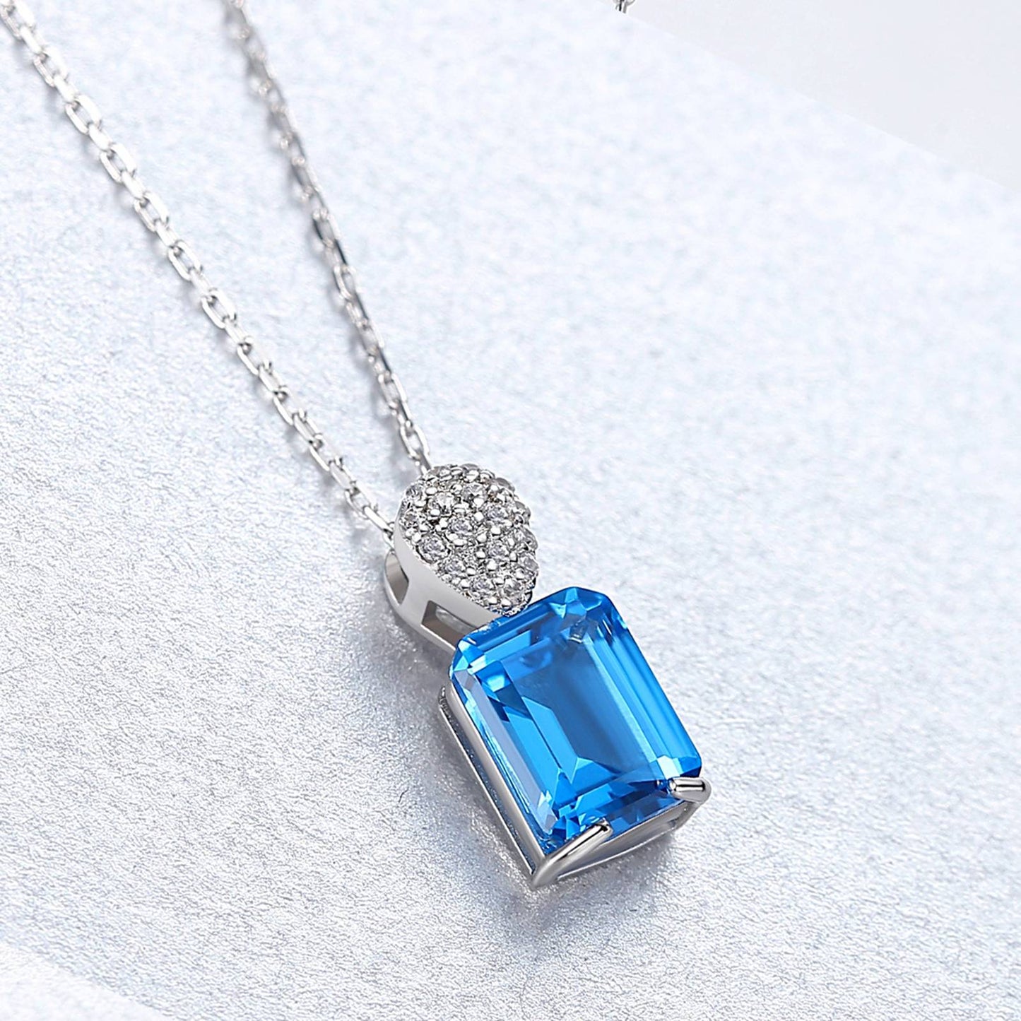 Colier din argint elegant rectangular cu topaz albastru si cristale zirconiu cesini cadou