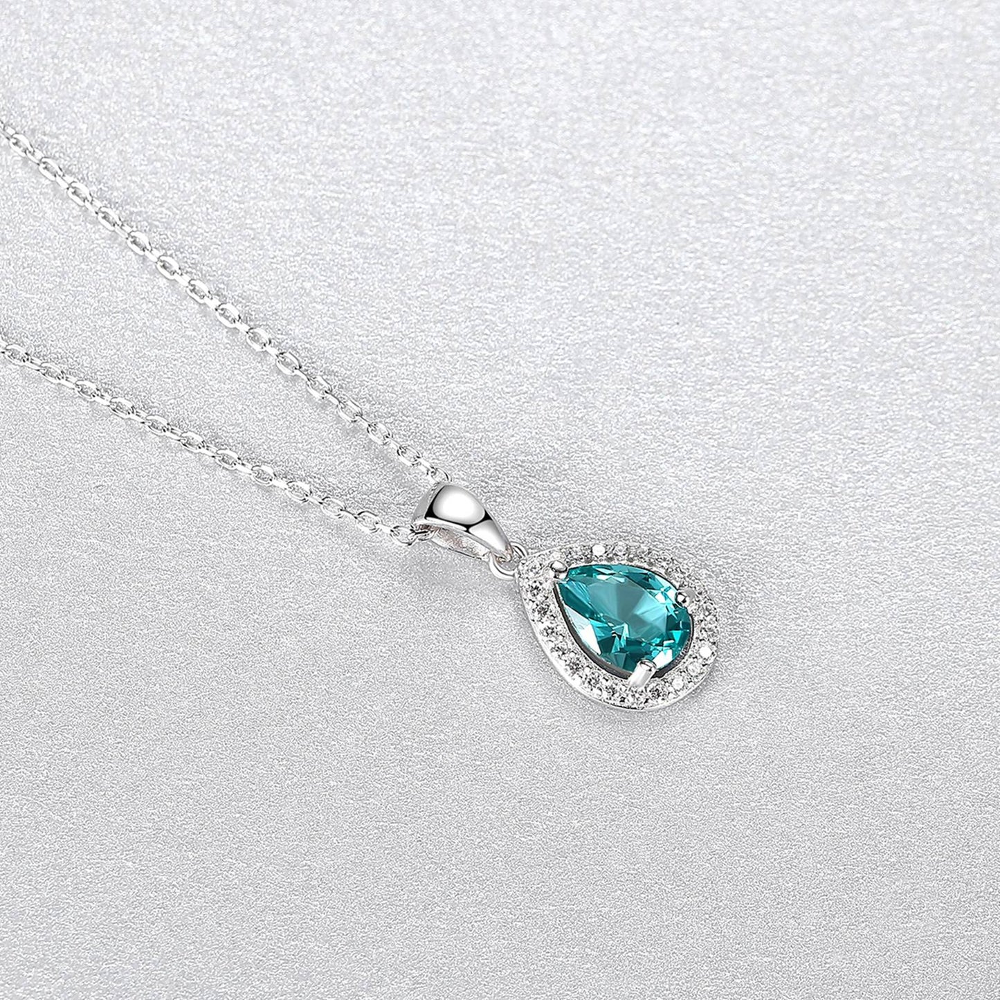Colier lantisor din argint elegant lacrima cu smarald verde si cristale zirconiu cesini femei