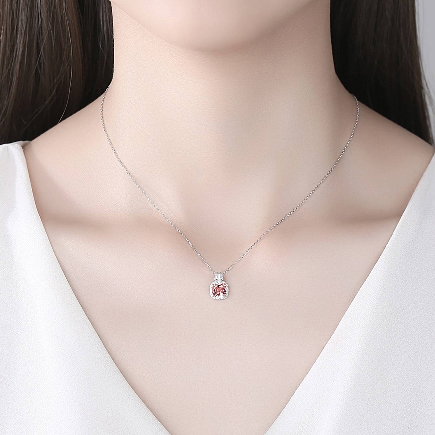 Set din argint elegant patrat colier si cercei cu morganit si cristale zirconiu cesini colier purtat