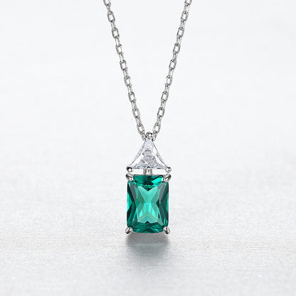 Colier lantisor din argint elegant rectangular cu smarald verde si cristale zirconiu cesini cadou