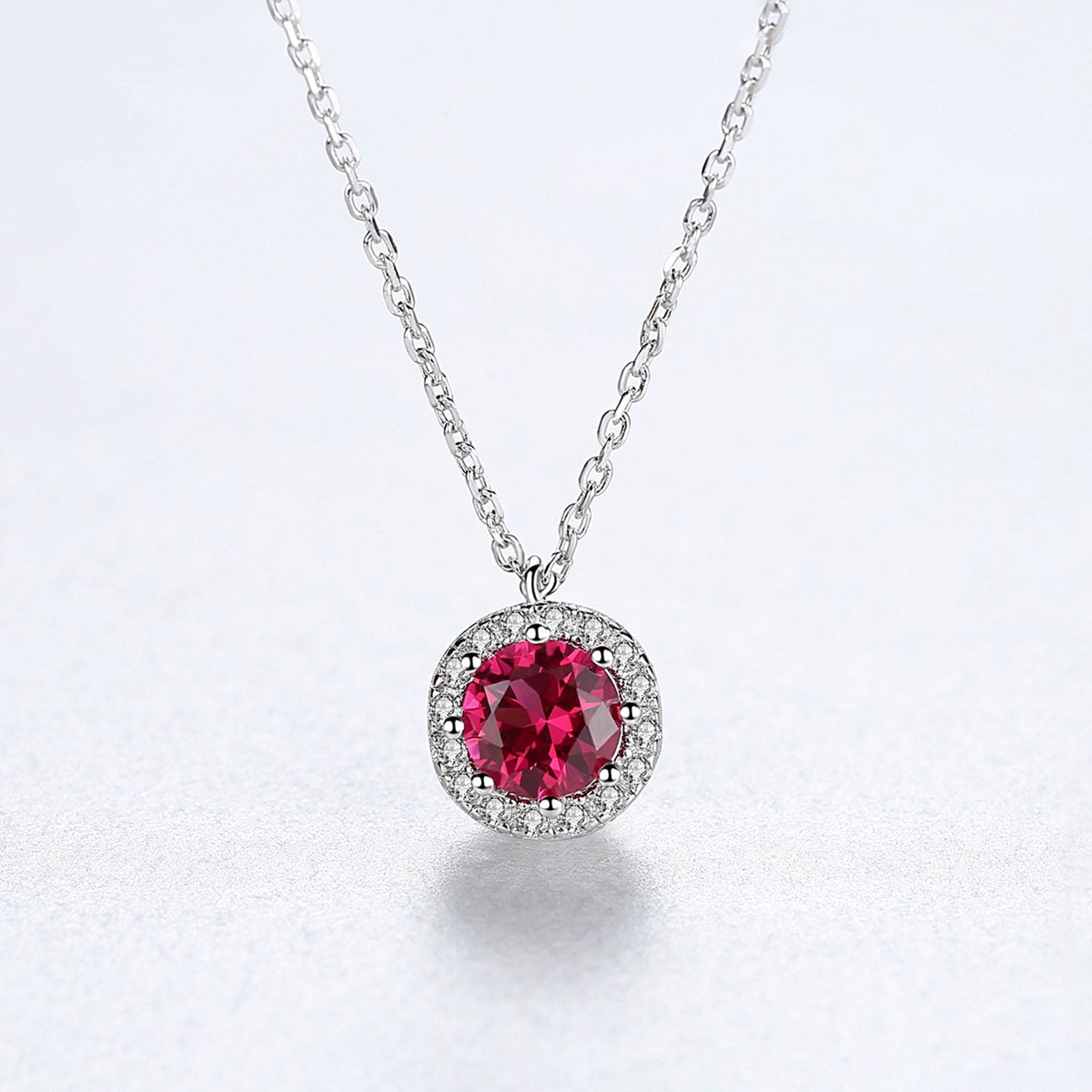 Colier lantisor din argint rotund elegant cu rubin rosu si cristale zirconiu cesini cadou
