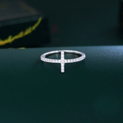 Inel din argint model cruce cu cristale zirconiu cesini cadou