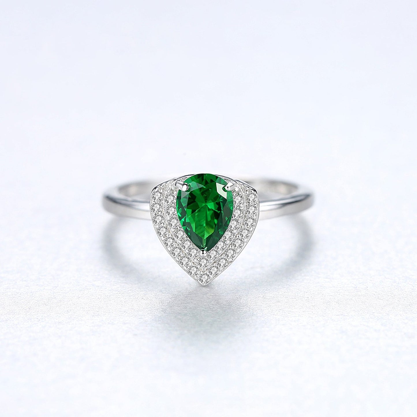 Inel din argint elegant cu smarald verde si cristale zirconiu cesini cadou
