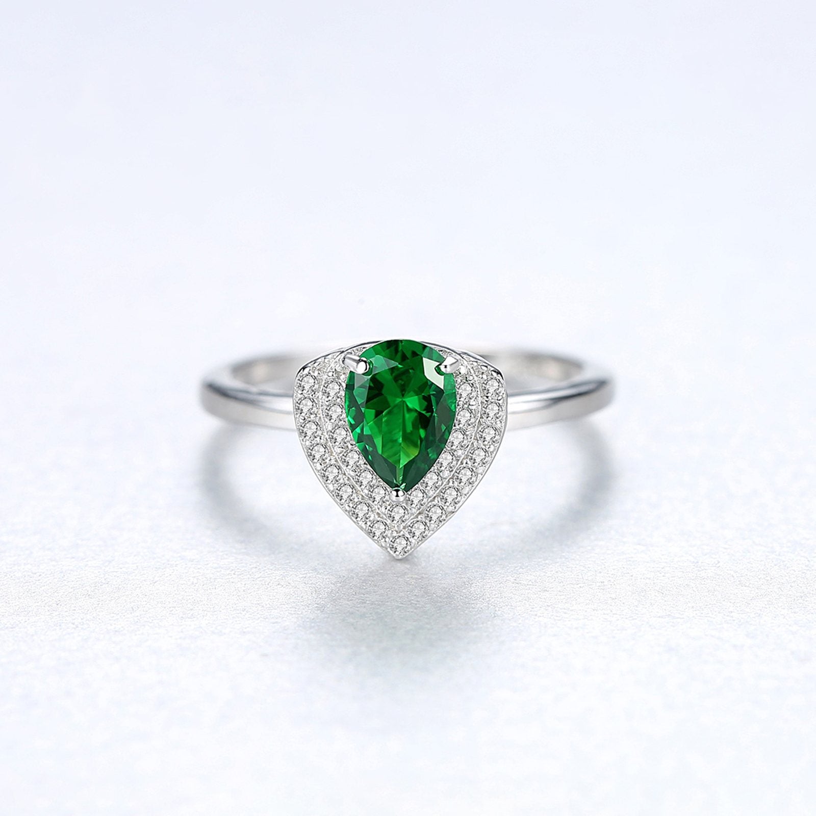Inel din argint elegant cu smarald verde si cristale zirconiu cesini cadou