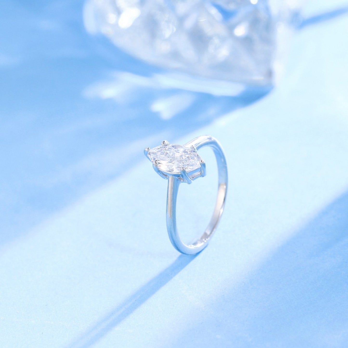 Inel din argint elegant geometric cu cristale zirconiu cesini cadou