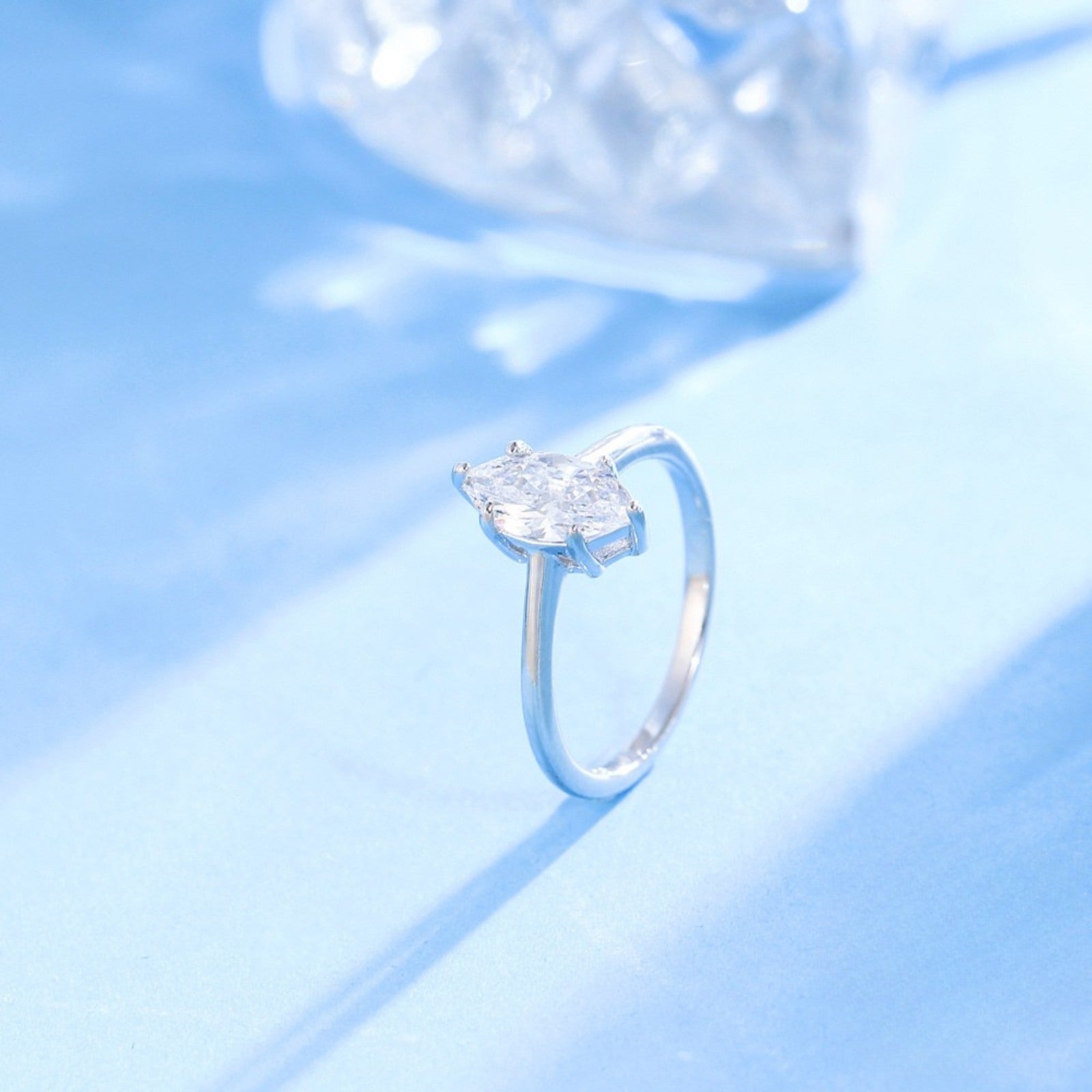 Inel din argint elegant geometric cu cristale zirconiu cesini cadou