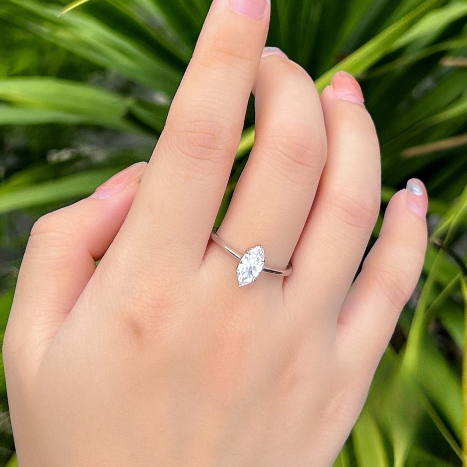 Inel din argint elegant geometric cu cristale zirconiu cesini femei