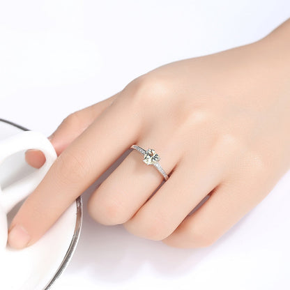 Inel din argint elegant inima cu citrin si cristale zirconiu cesini purtat