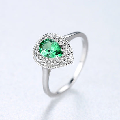 Inel din argint elegant lacrima cu smarald verde si cristale zirconiu cesini cadou